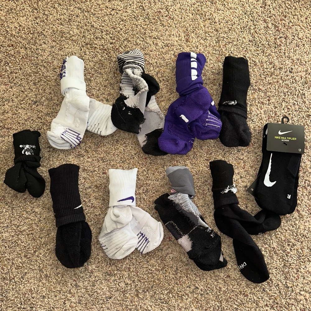 Nike Men's Black, White, and Purple Athletic Elite Socks